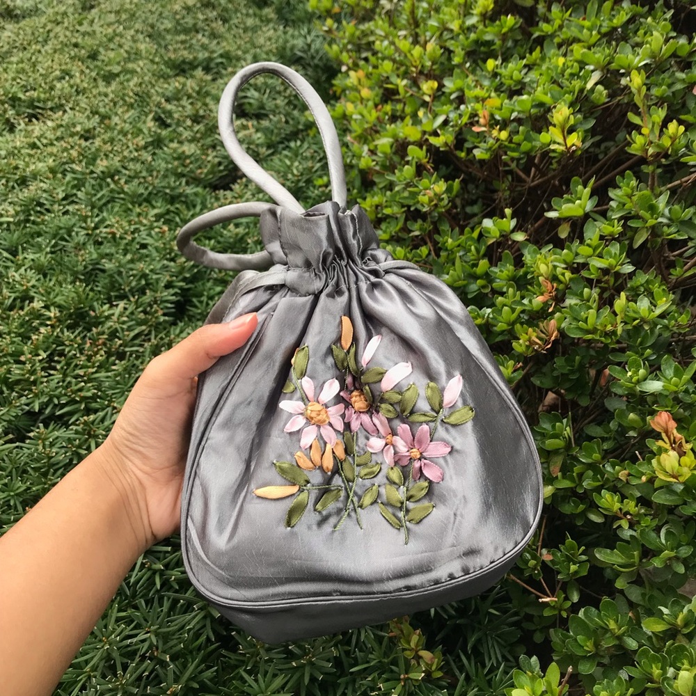 Floral Pouch - Picture 2 of 7